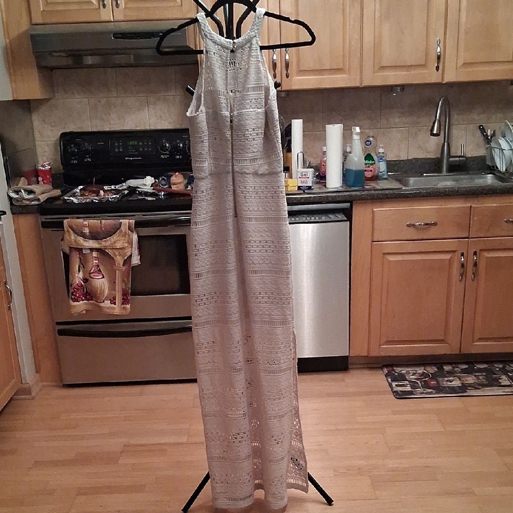 Guess Cream Lace Maxi Dress, Built In Bra Cups. Lined To Knee, Slit On Side - Picture 9 of 16